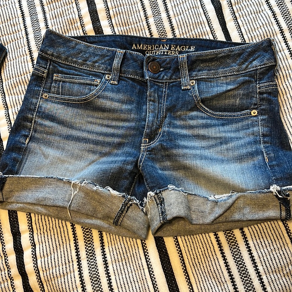 Junior’s American Eagle denim shorts size 6
